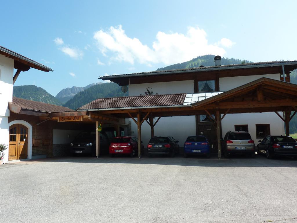Hotel Tyroler Hof Grän Exterior foto